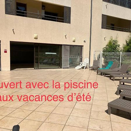 Superbe Appartement A Uzes Avec Place De Parking Εξωτερικό φωτογραφία